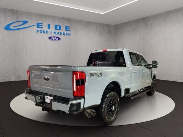 2026 Glacier Gray Metallic Tri-Coat Ford Super Duty F-350 SRW Lariat 4X4 Truck