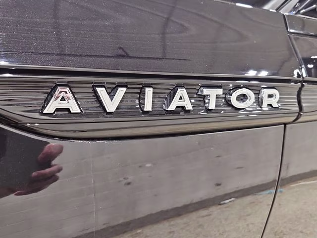 2026 Infinite Black Metallic Clearcoat Lincoln Aviator Reserve AWD SUV