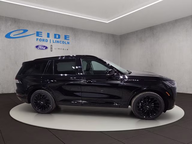 2026 Infinite Black Metallic Clearcoat Lincoln Aviator Reserve AWD SUV
