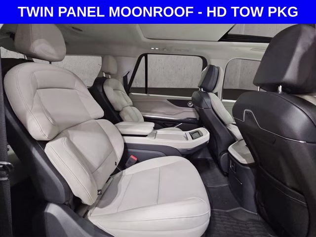 2026 Flight Blue Metallic Clearcoat Lincoln Navigator L Reserve 4X4 SUV