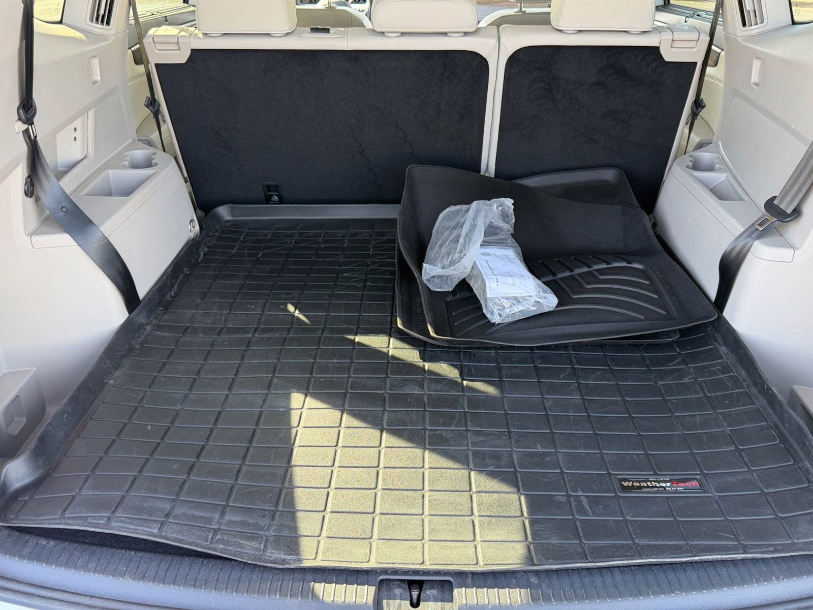 2024 White Volkswagen Atlas 2.0T SEL Premium R-Line AWD SUV