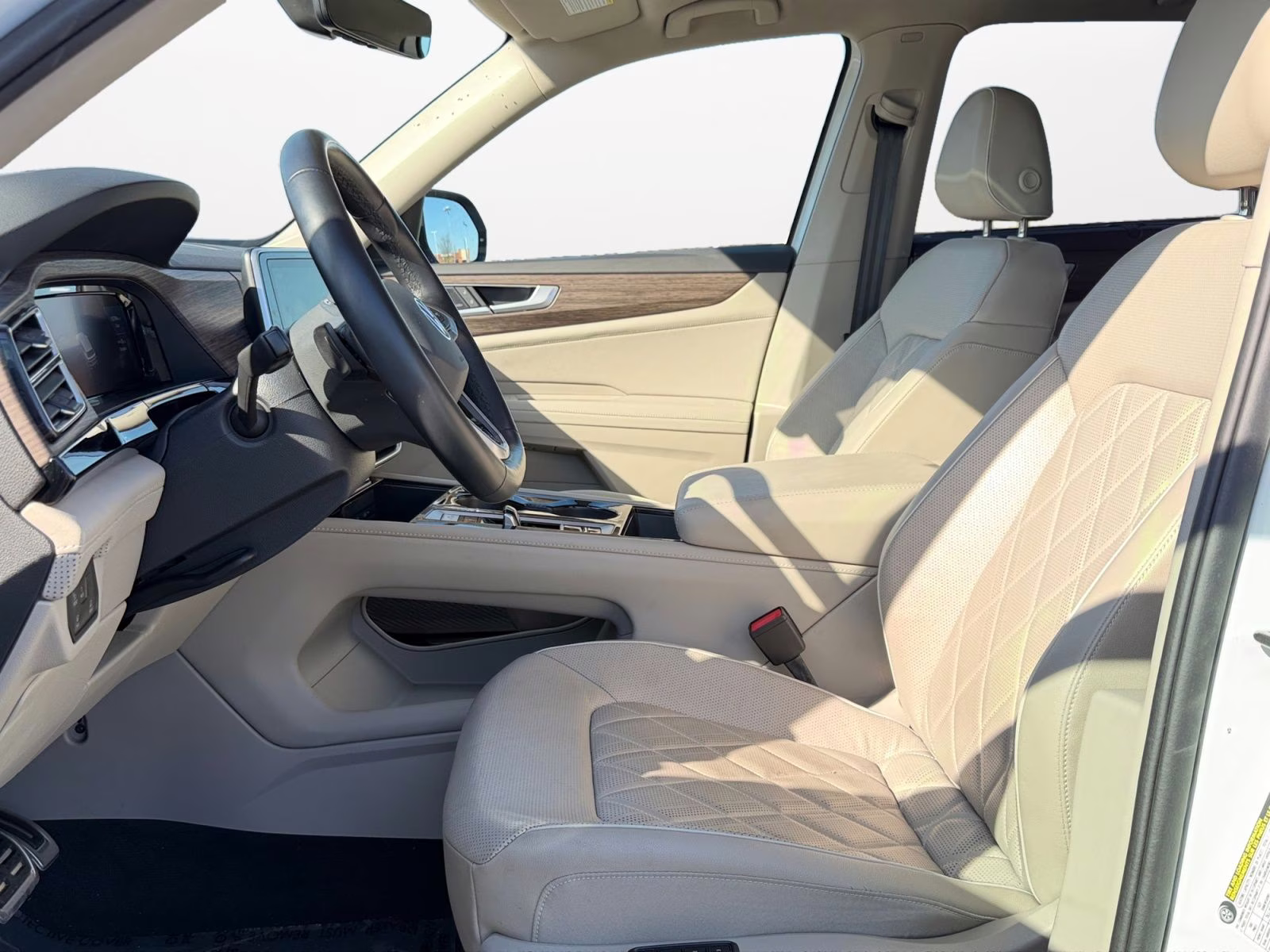 2024 White Volkswagen Atlas 2.0T SEL Premium R-Line AWD SUV