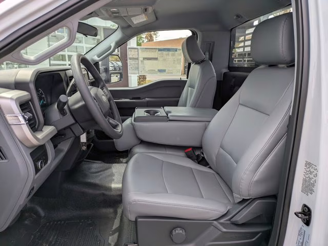 2026 Oxford White Ford Super Duty F-550 DRW XL 4X4 Truck