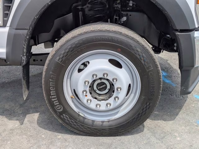 2026 Oxford White Ford Super Duty F-550 DRW XL 4X4 Truck