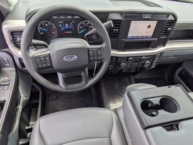 2026 Oxford White Ford Super Duty F-550 DRW XL 4X4 Truck