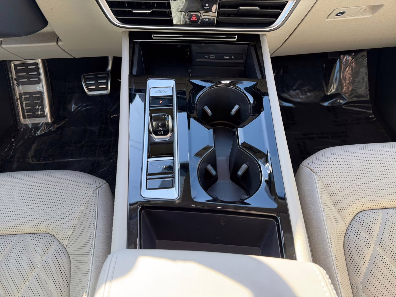 2024 White Volkswagen Atlas 2.0T SEL Premium R-Line AWD SUV