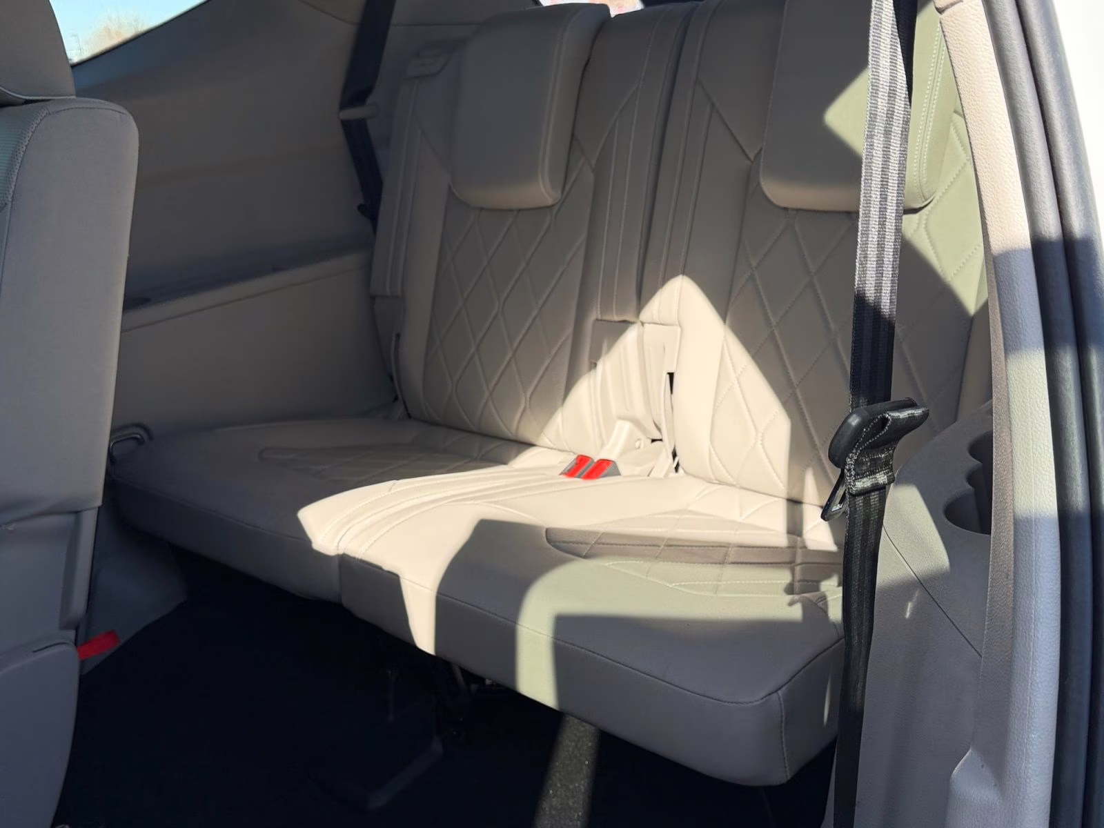 2024 White Volkswagen Atlas 2.0T SEL Premium R-Line AWD SUV