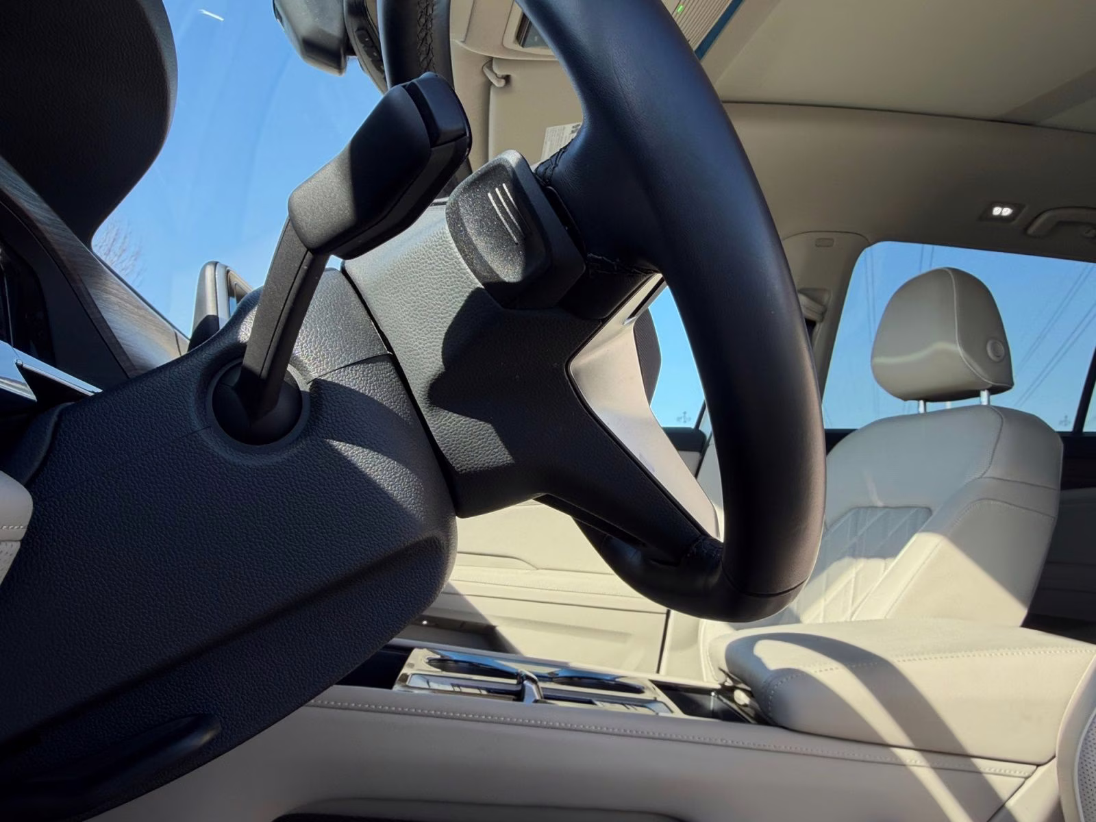 2024 White Volkswagen Atlas 2.0T SEL Premium R-Line AWD SUV