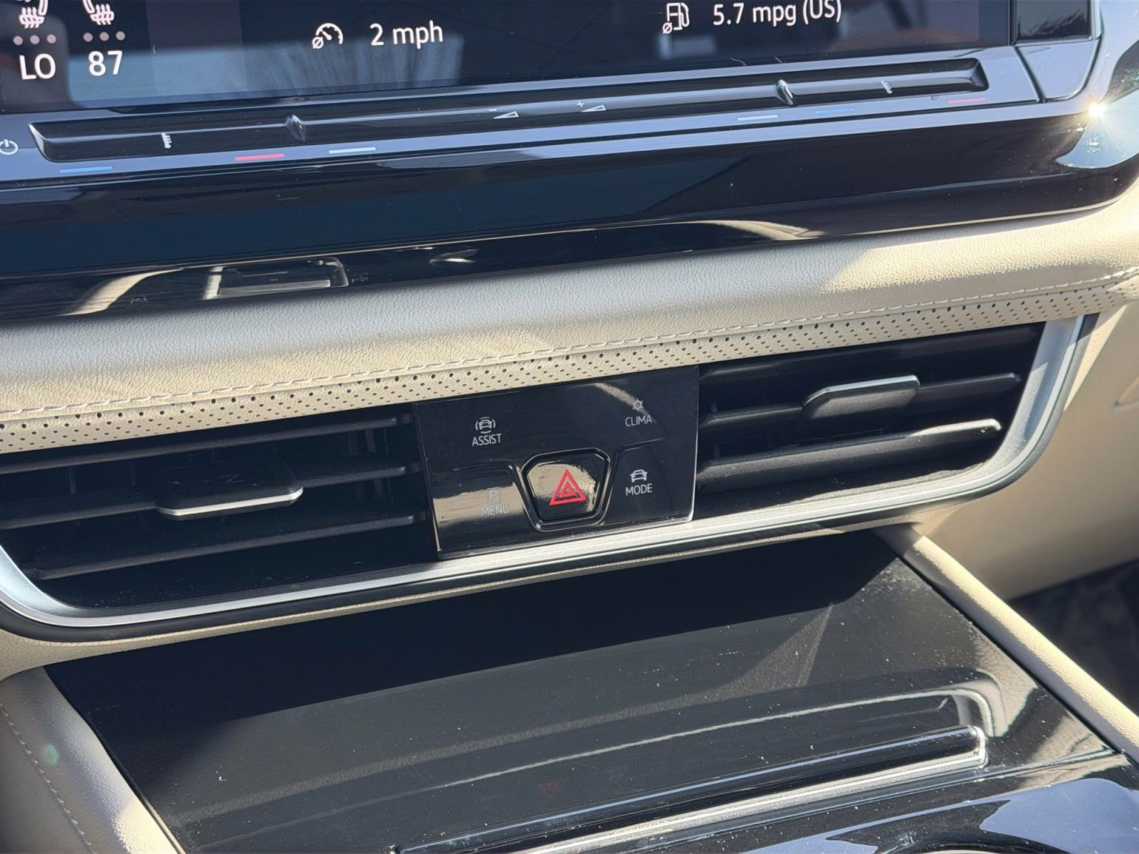 2024 White Volkswagen Atlas 2.0T SEL Premium R-Line AWD SUV