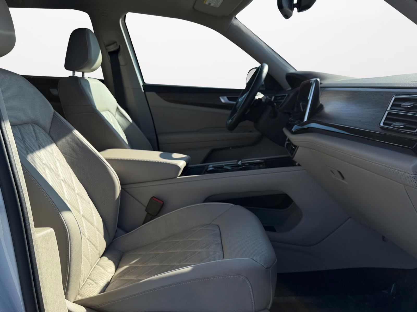 2024 White Volkswagen Atlas 2.0T SEL Premium R-Line AWD SUV