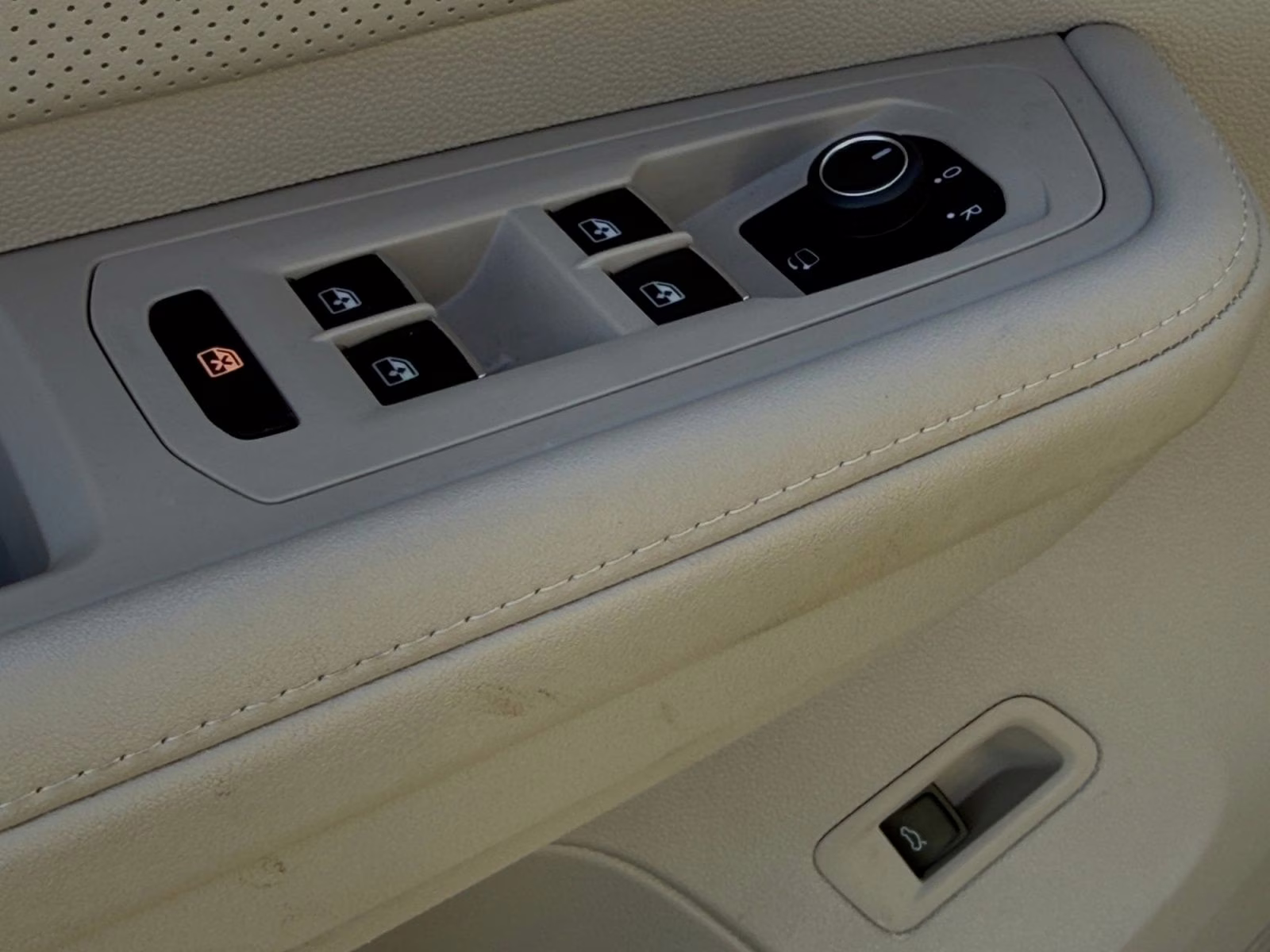 2024 White Volkswagen Atlas 2.0T SEL Premium R-Line AWD SUV