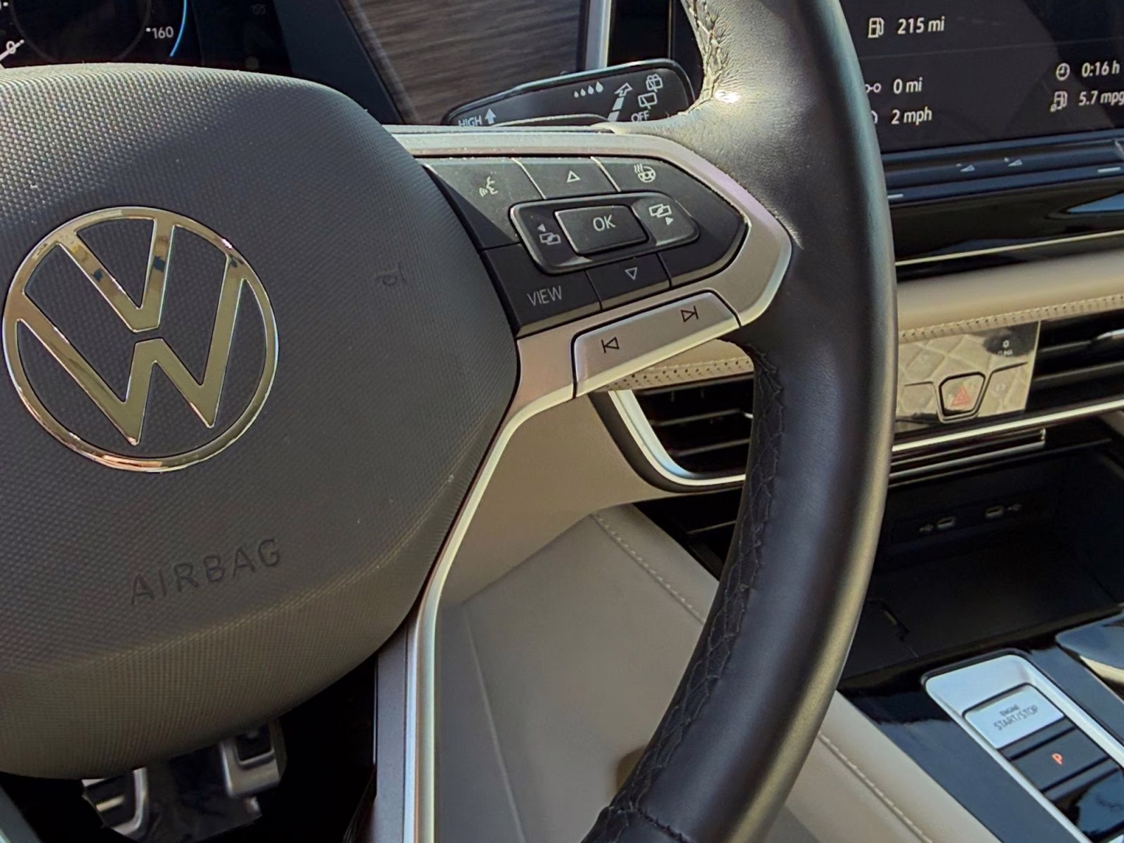 2024 White Volkswagen Atlas 2.0T SEL Premium R-Line AWD SUV