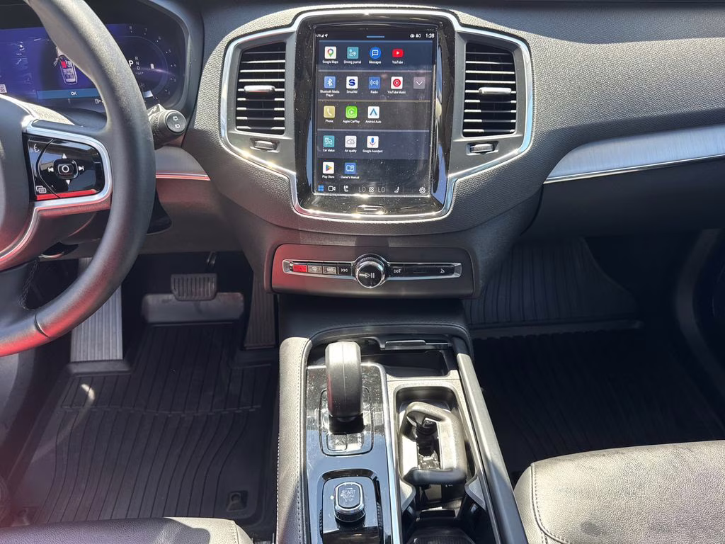 2023 Gray Metallic Volvo XC90 B5 Core AWD SUV