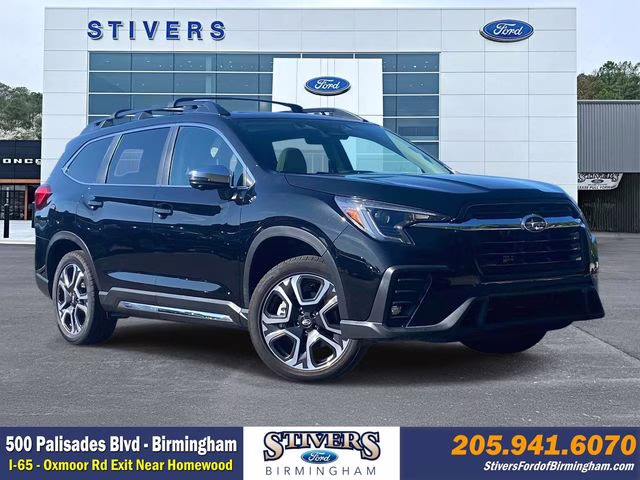 2023 Crystal Black Silica Subaru Ascent Limited AWD SUV