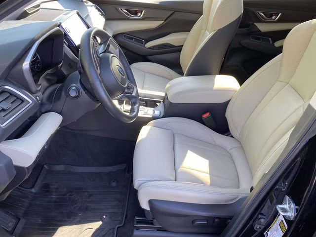 2023 Crystal Black Silica Subaru Ascent Limited AWD SUV