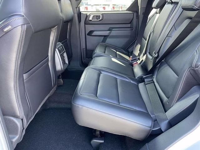 2026 Avalanche Ford Bronco Outer Banks 4X4 SUV