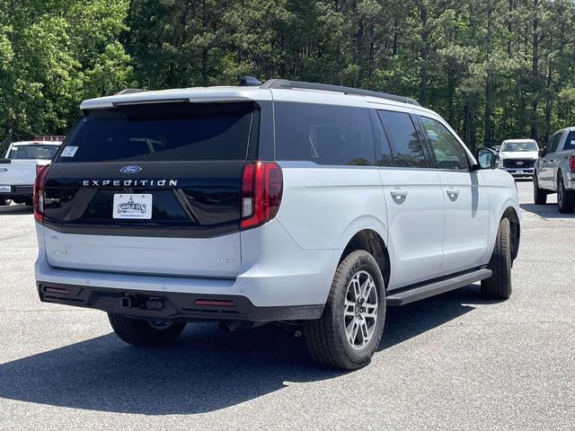 2026 Silver Metallic Ford Expedition Max Active RWD SUV