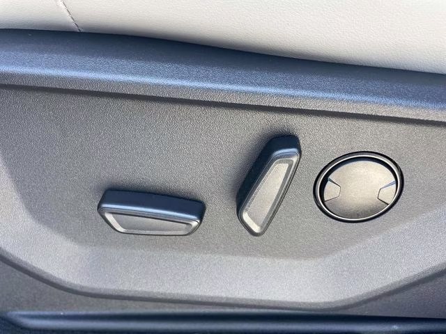 2026 White Ford Expedition Max Active RWD SUV