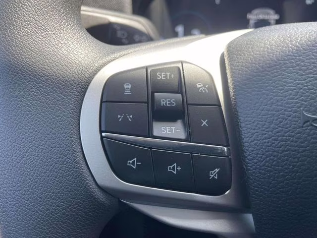 2026 White Ford Explorer Active RWD SUV