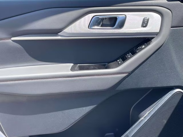 2026 White Metallic Ford Explorer Active RWD SUV