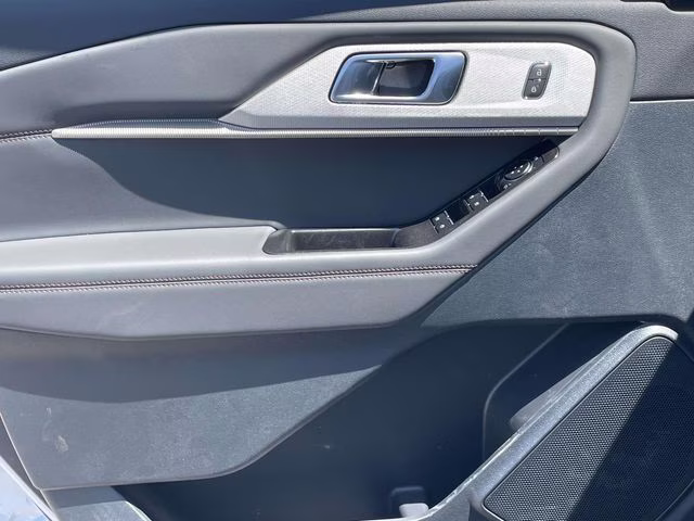 2026 White Metallic Ford Explorer Active RWD SUV