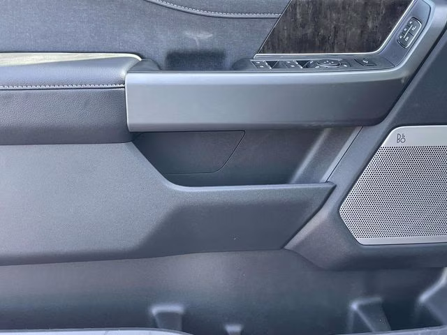 2026 Avalanche Ford Super Duty F-250 SRW Lariat 4X4 Truck