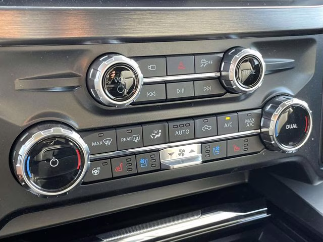 2026 Avalanche Ford Super Duty F-250 SRW Lariat 4X4 Truck