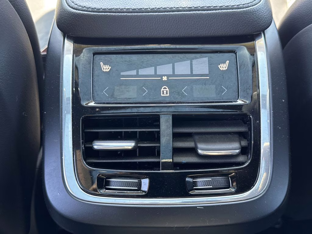 2023 Gray Metallic Volvo XC90 B5 Core AWD SUV