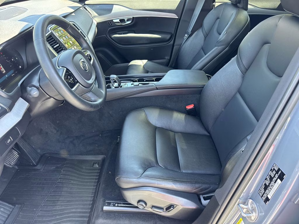 2023 Gray Metallic Volvo XC90 B5 Core AWD SUV