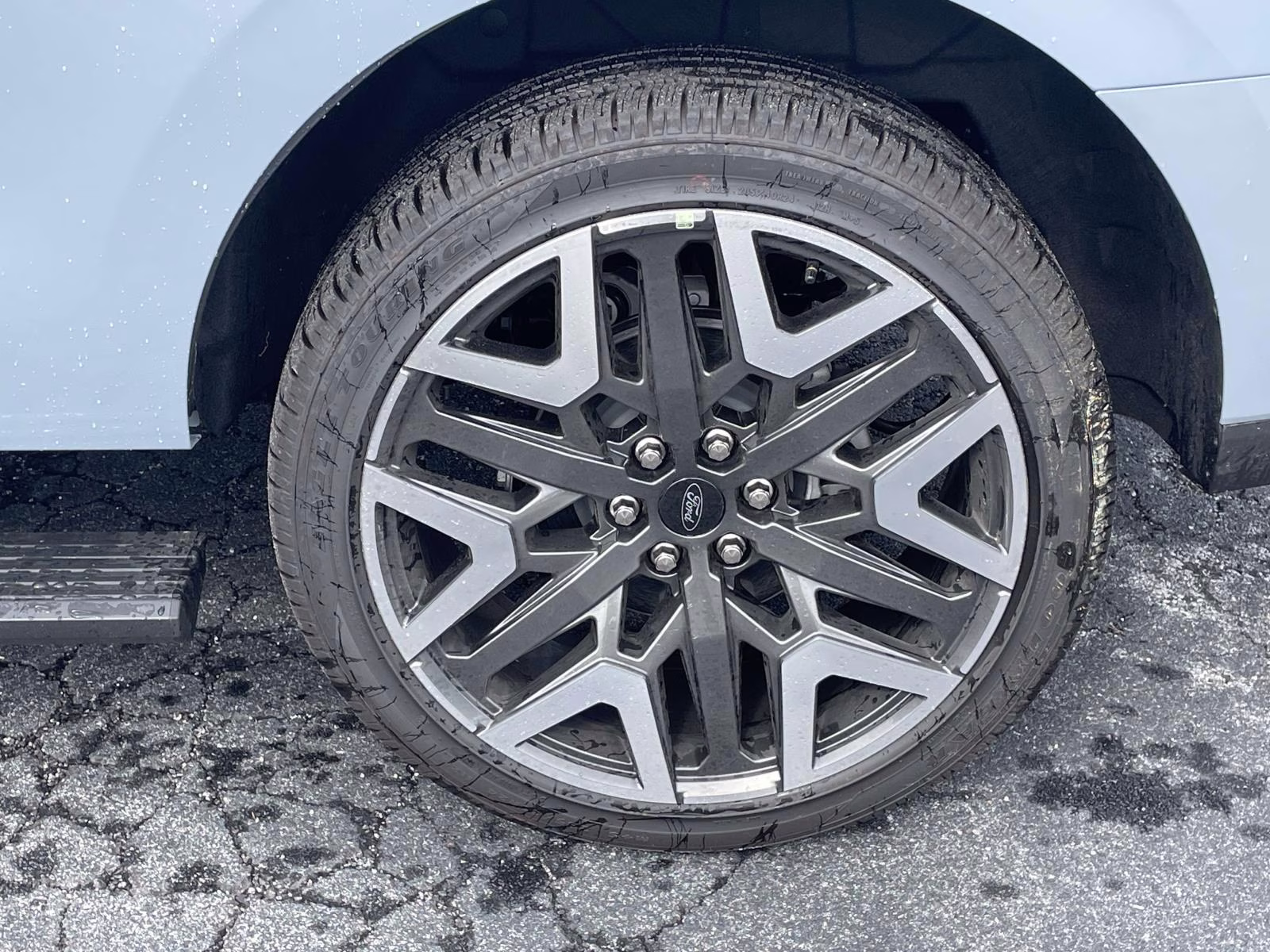 2026 Gray Metallic Ford Expedition Platinum 4X4 SUV