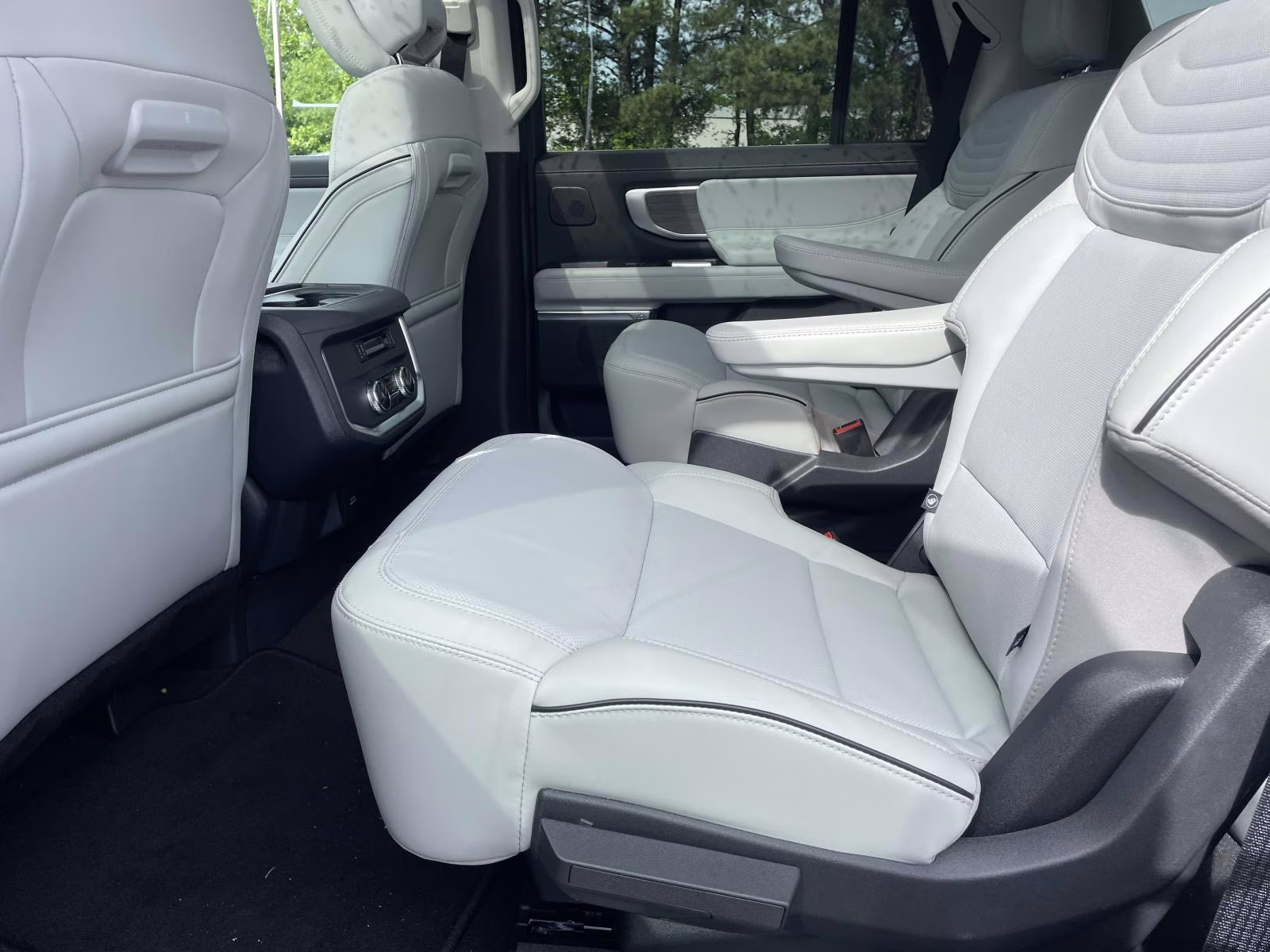 2026 Gray Metallic Ford Expedition Platinum 4X4 SUV