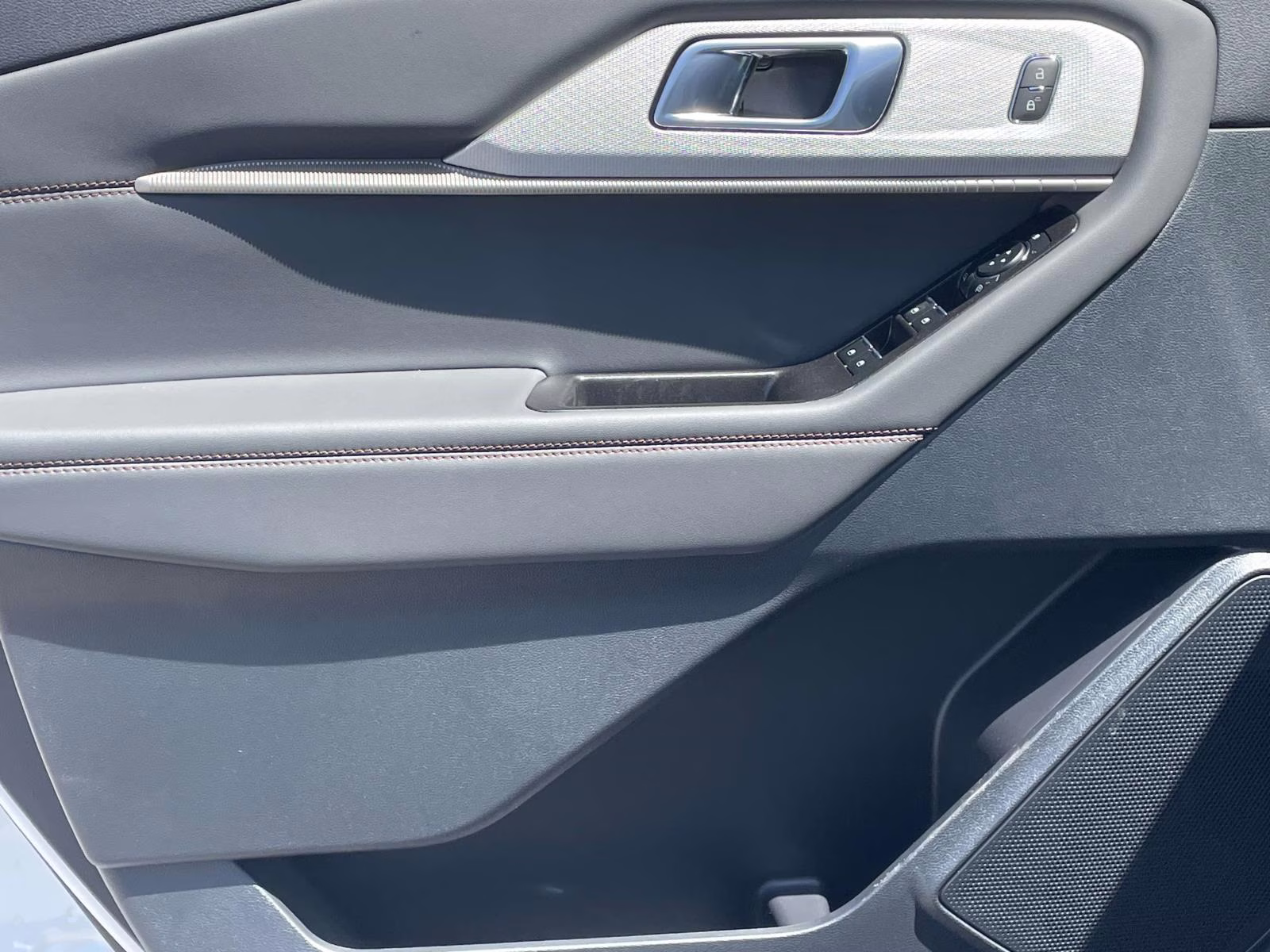 2026 White Ford Explorer Active RWD SUV