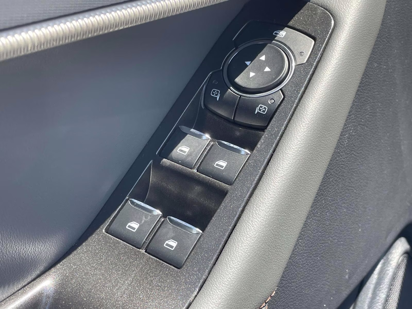 2026 White Ford Explorer Active RWD SUV