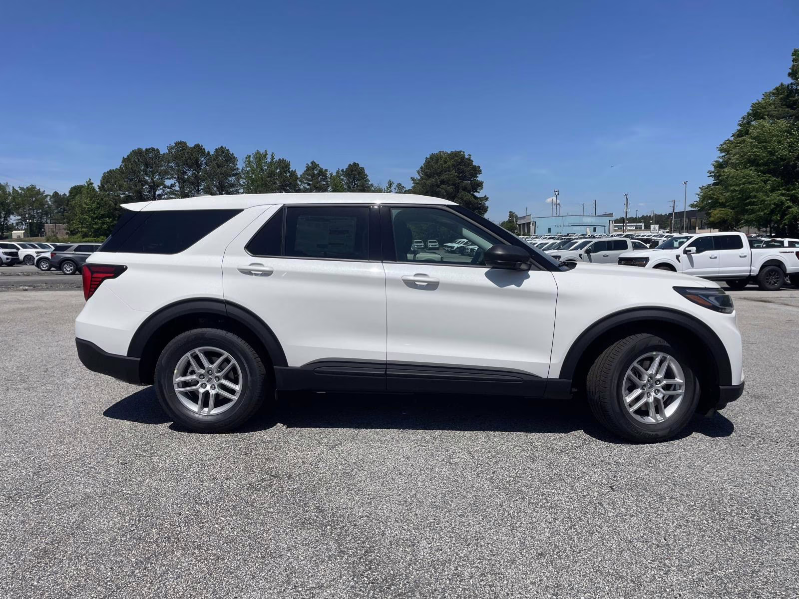 2026 White Ford Explorer Active RWD SUV