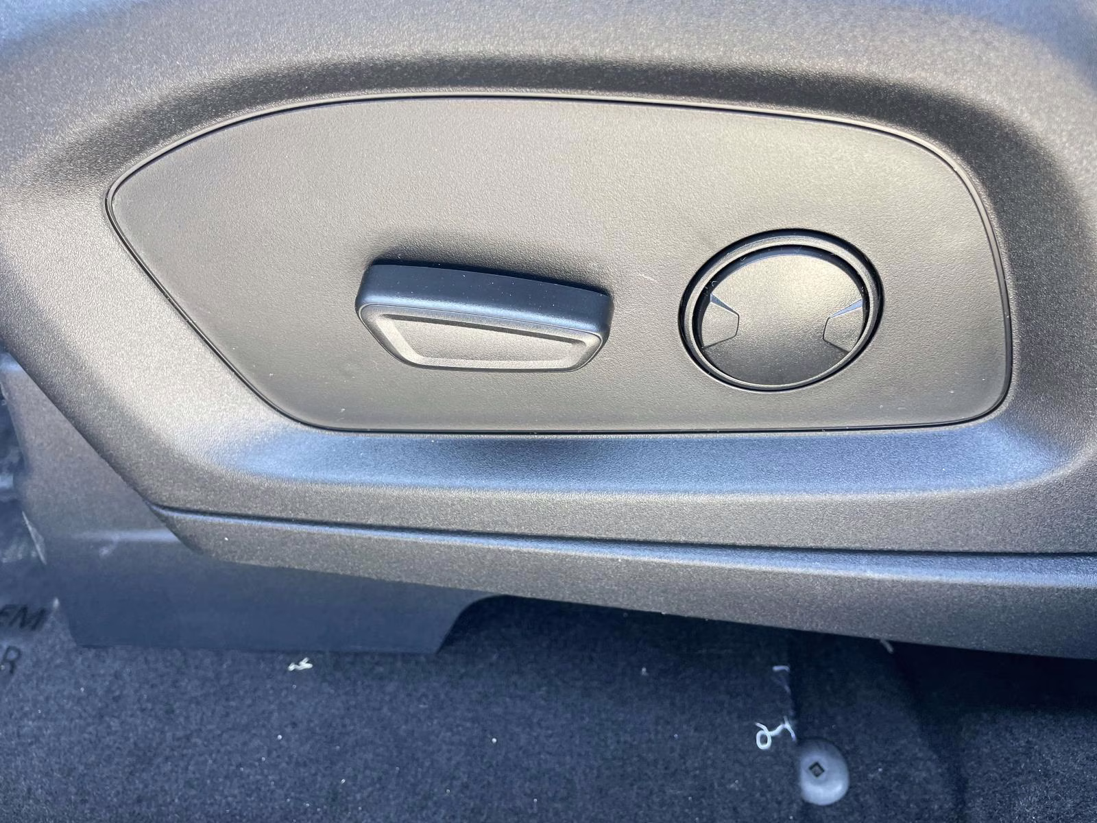 2026 White Metallic Ford Explorer Active RWD SUV