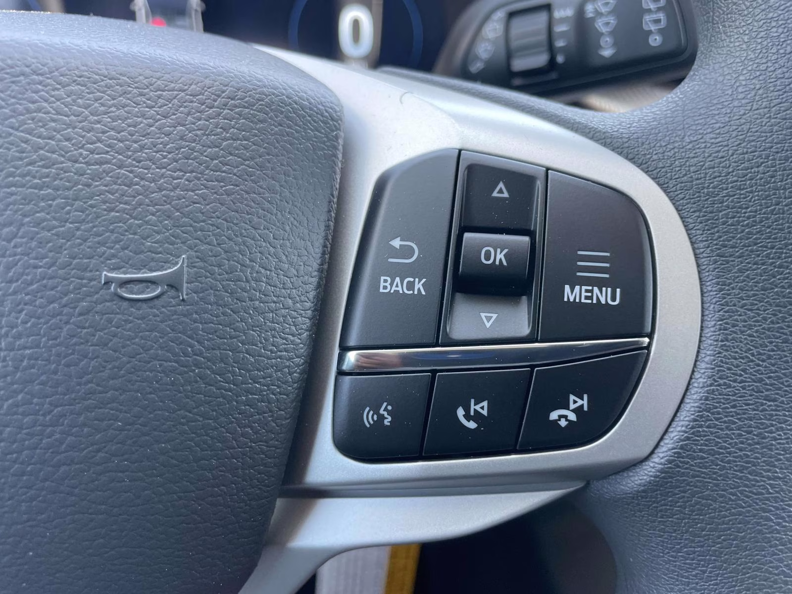 2026 White Metallic Ford Explorer Active RWD SUV