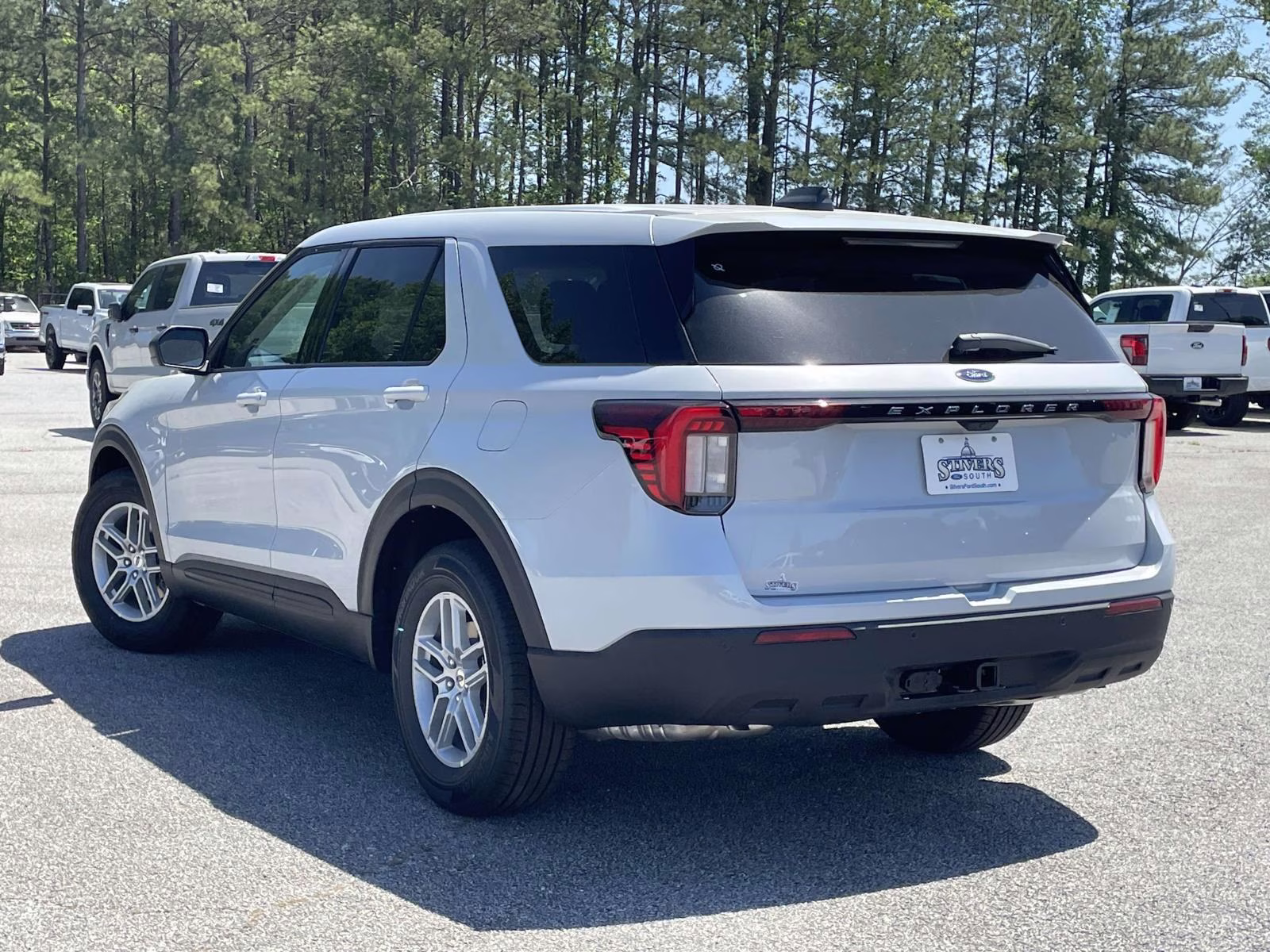 2026 White Metallic Ford Explorer Active RWD SUV