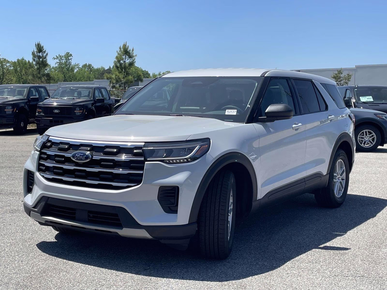 2026 White Metallic Ford Explorer Active RWD SUV