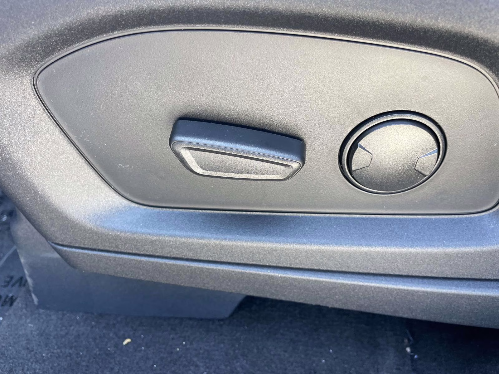 2026 White Ford Explorer Active RWD SUV