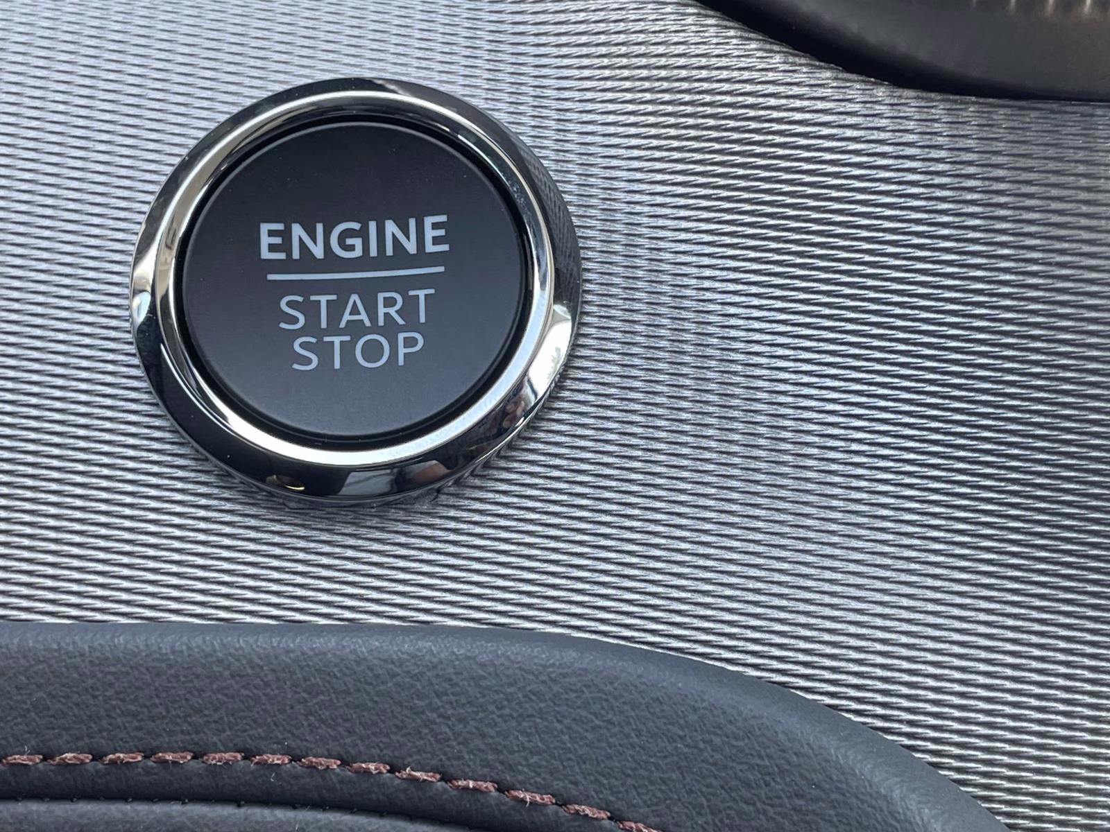 2026 White Metallic Ford Explorer Active RWD SUV