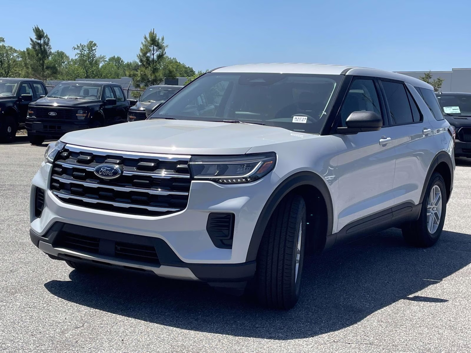 2026 White Metallic Ford Explorer Active RWD SUV