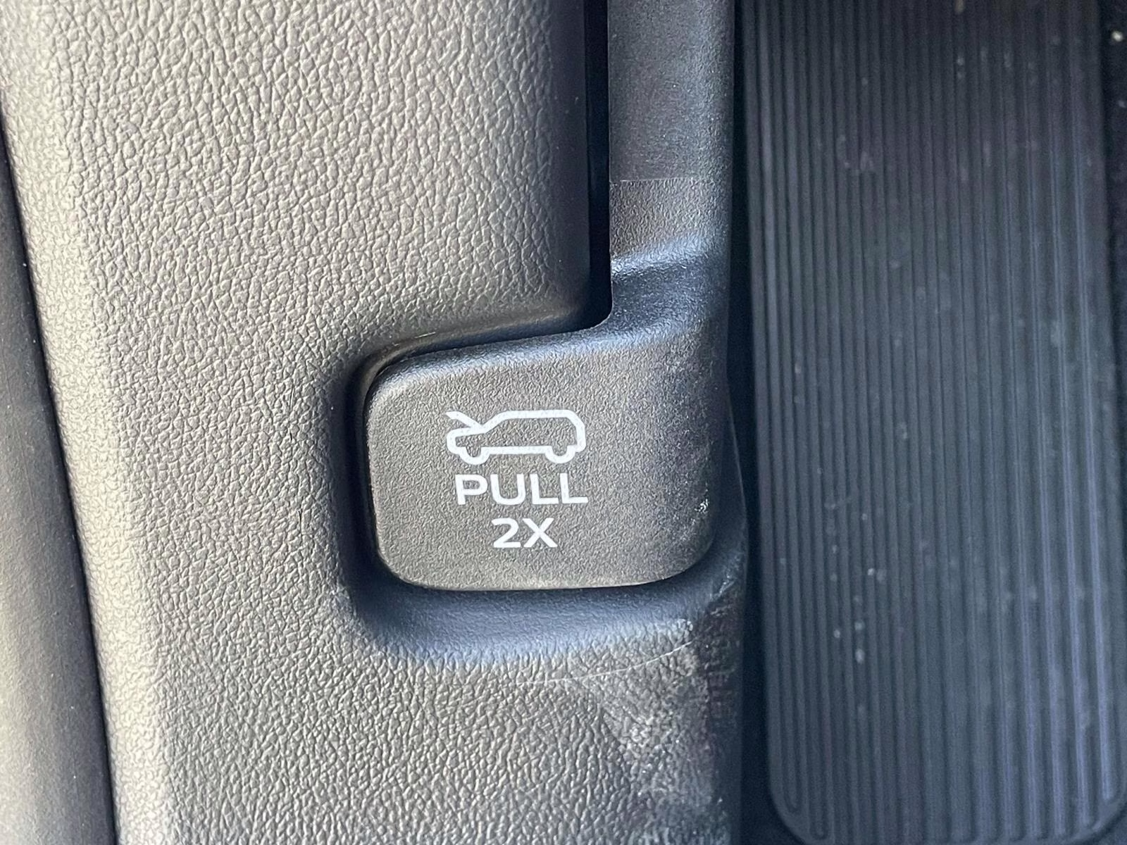 2026 White Metallic Ford Explorer Active RWD SUV