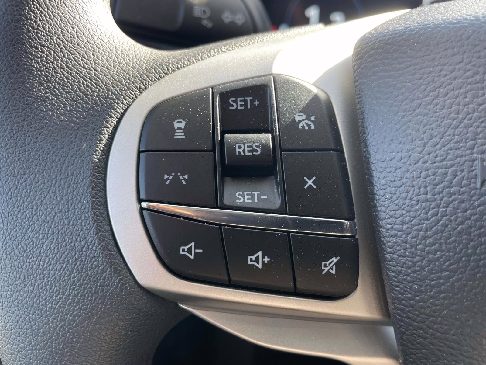 2026 White Ford Explorer Active RWD SUV