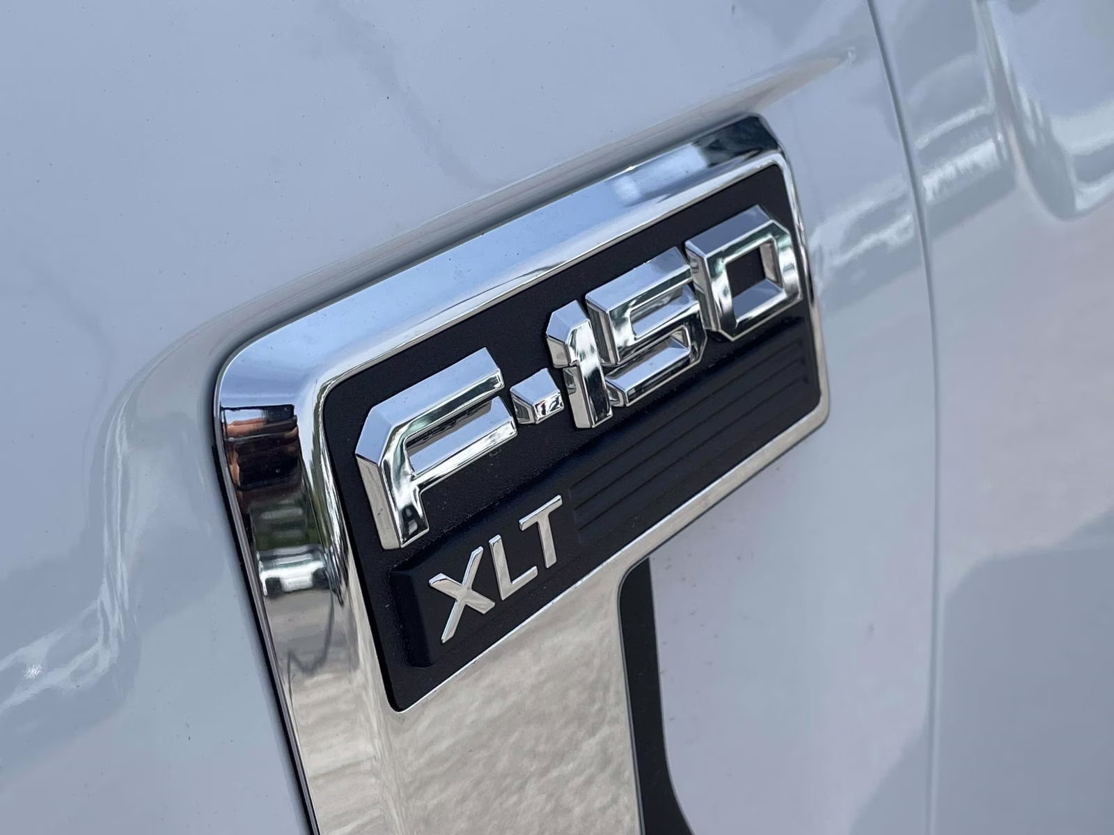 2026 Oxford White Ford F-150 XLT 4X4 Truck