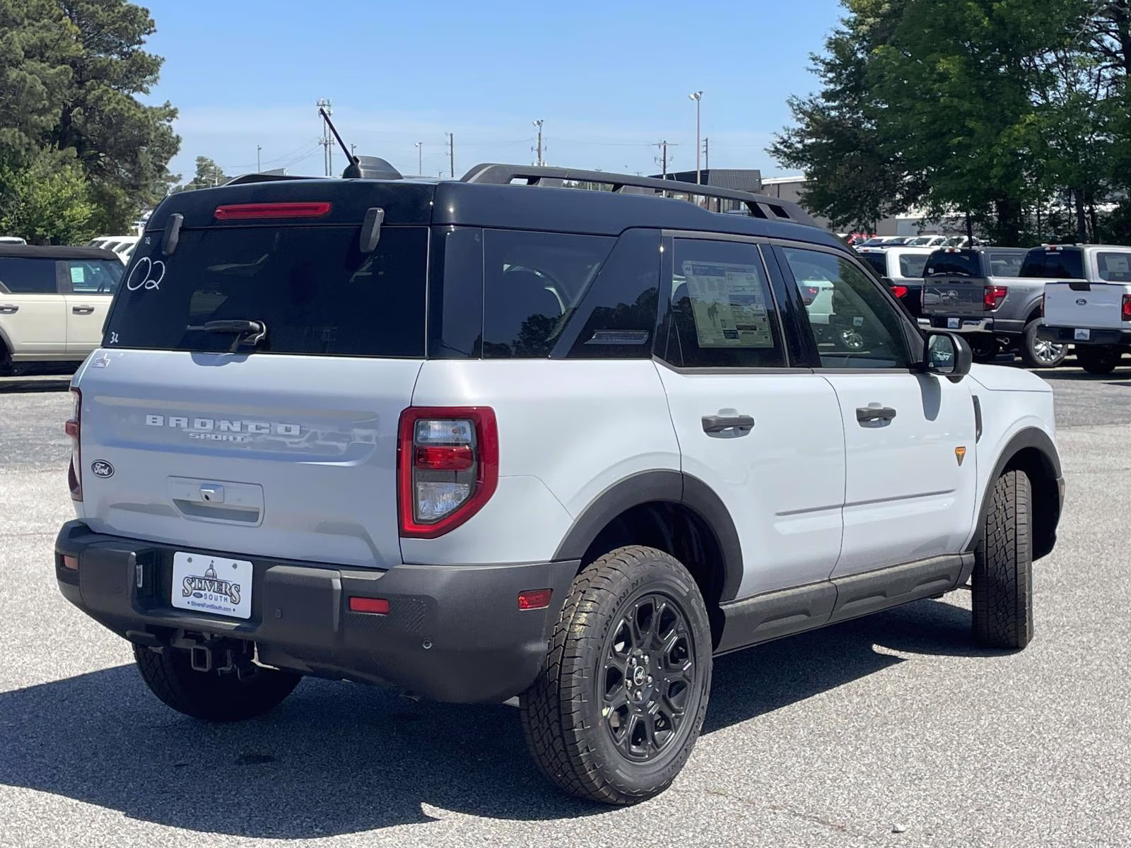 2026 White Metallic Ford Bronco Sport Badlands 4X4 SUV