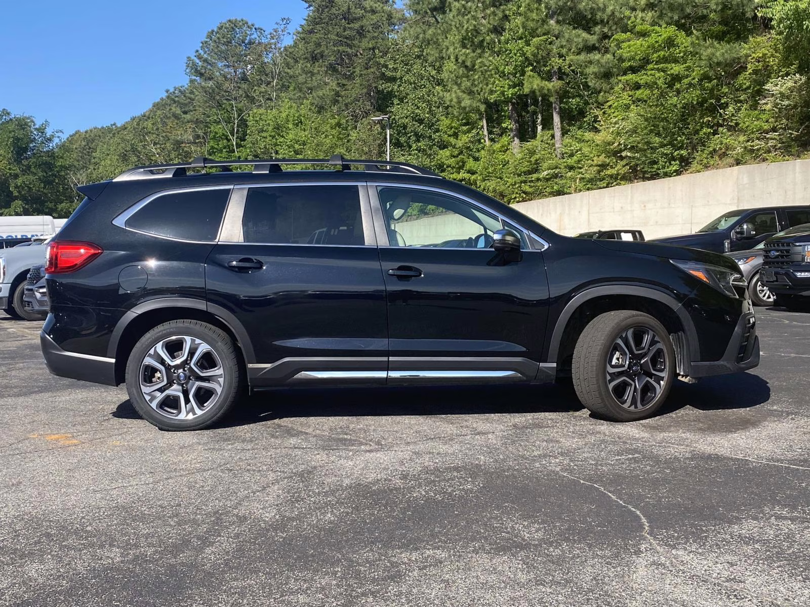 2023 Crystal Black Silica Subaru Ascent Limited AWD SUV