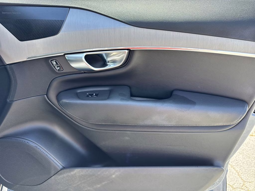 2023 Gray Metallic Volvo XC90 B5 Core AWD SUV