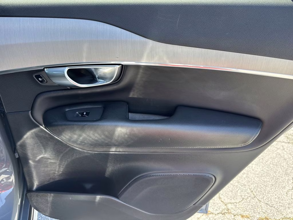 2023 Gray Metallic Volvo XC90 B5 Core AWD SUV