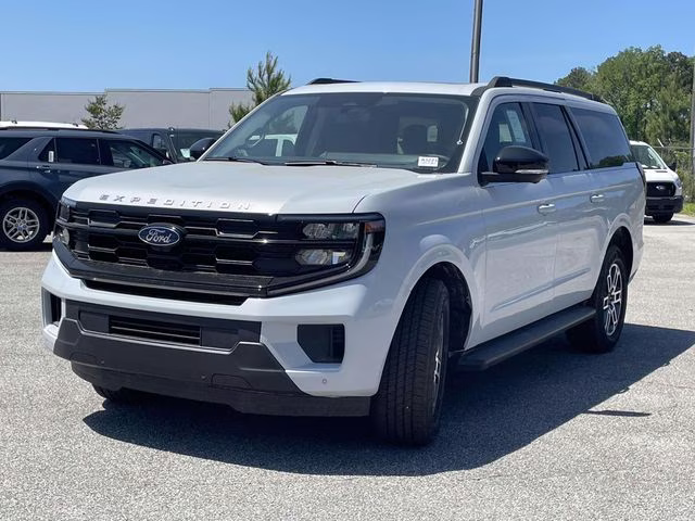 2026 Silver Metallic Ford Expedition Max Active RWD SUV