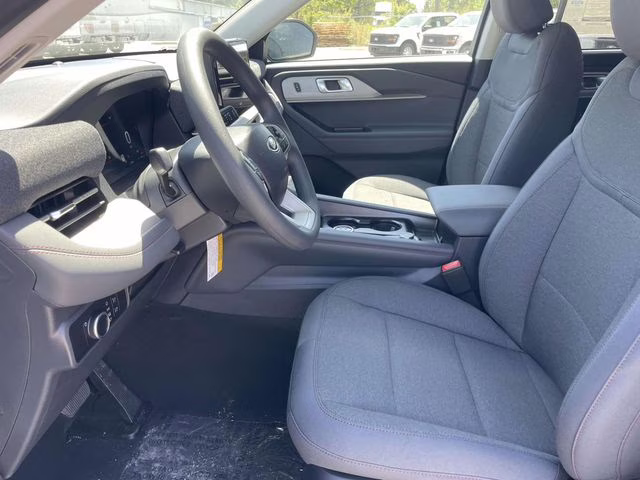 2026 White Ford Explorer Active RWD SUV